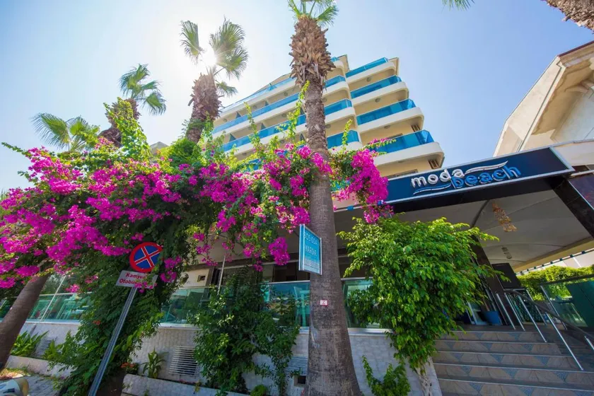 Moda Beach Hotel - Image 1