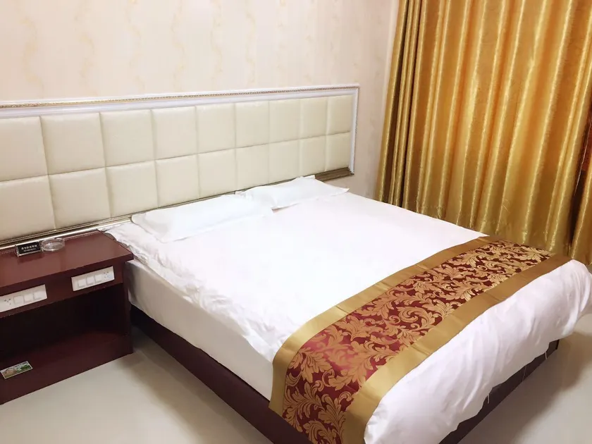Ningxian Yongfuxiang Business Hotel - Image 1