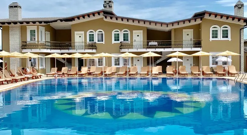 PalmaNova Resort - Image 1