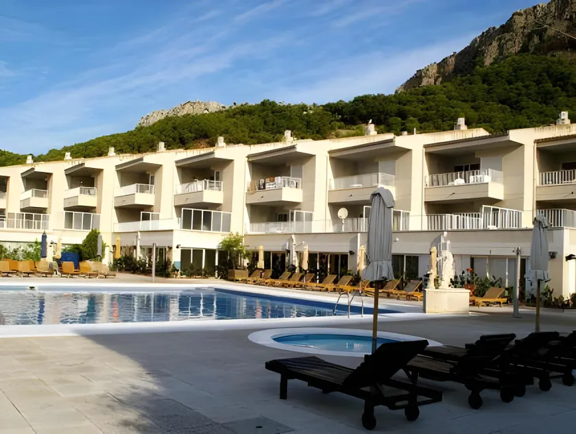 Apartamentos Centremar - Image 1