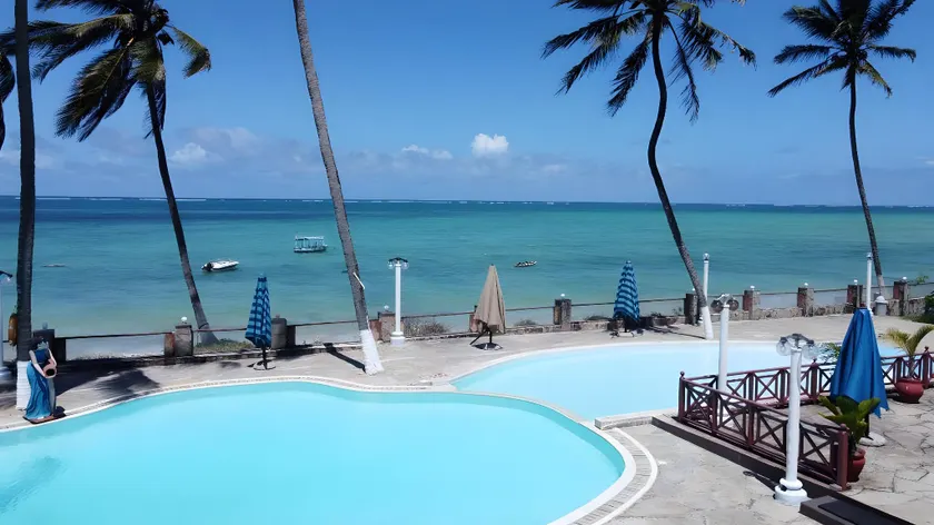 Sai Rock Beach Hotel & Spa - Image 1