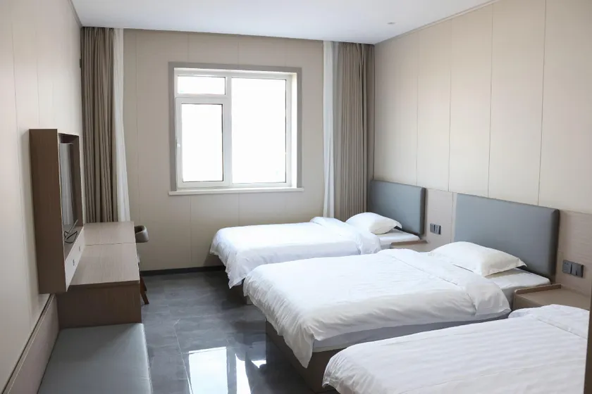 Jimmy Hotel - Image 1
