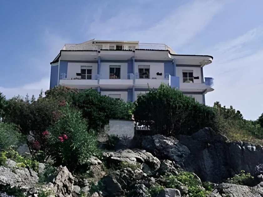 Beach Hotel Terracotta - Image 1