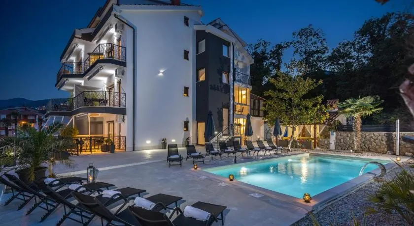 Villa Adriatic, App Rebecca with heated swimming pool, sew view, childrens playground, free parking - Image 1