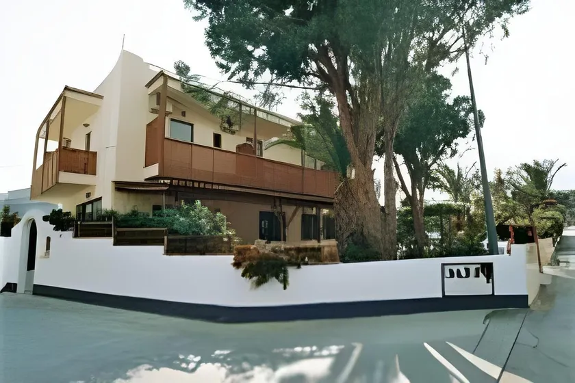Oasis Apartments & Rooms - Image 1