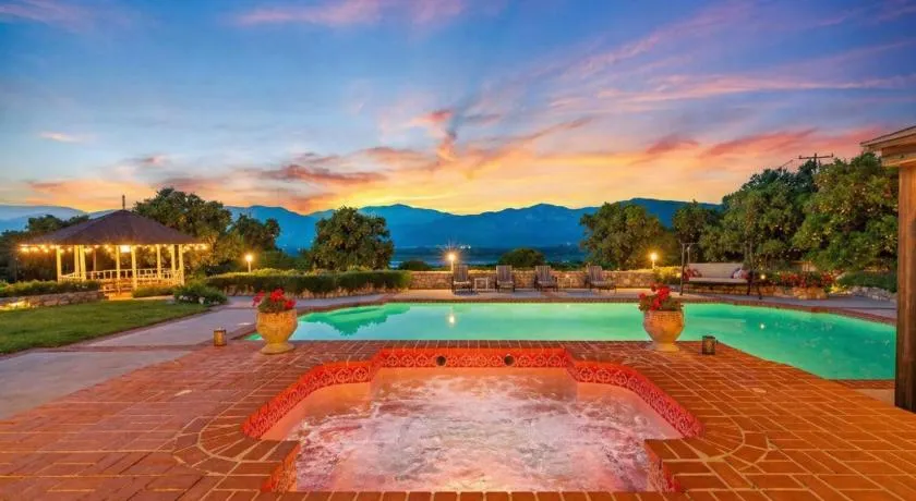 Perfect For Families Pool Spa Tennis Orchards - Image 1