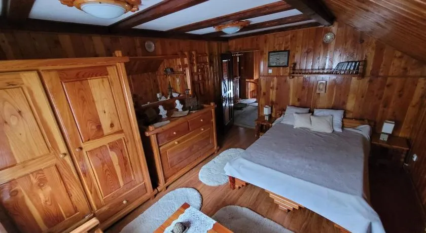 RUSTIC Vidra - Image 1