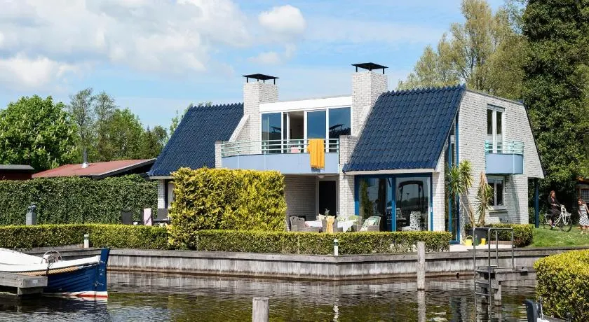 Holiday Home in Loosdrecht with terrace - Image 1