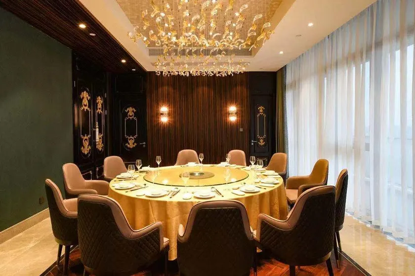 Veegle By Landison  Guojin Hotel - Image 1