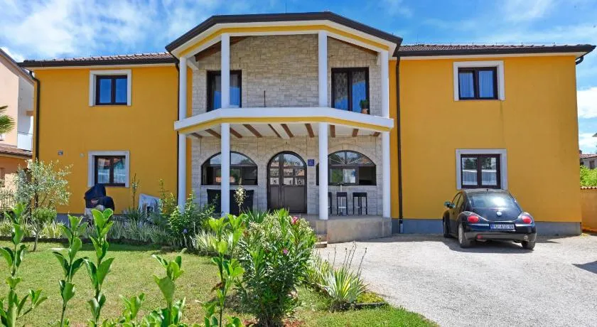 Apartments Dulabic - Image 1