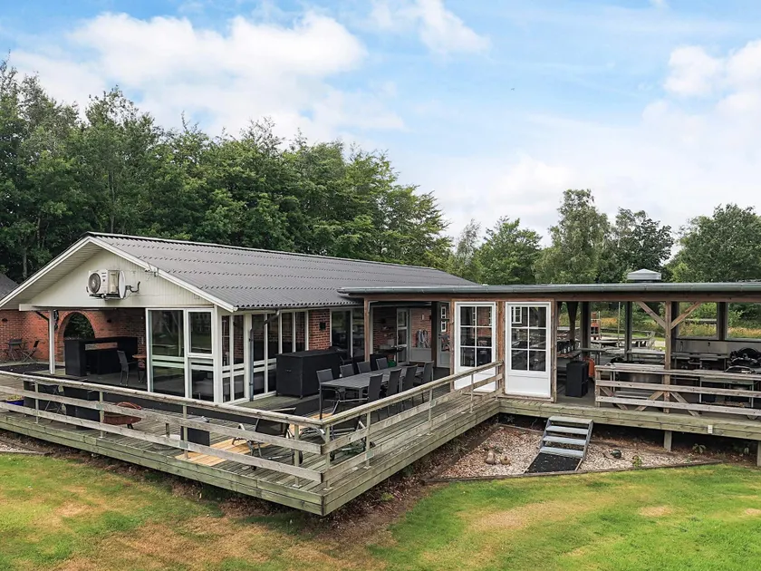 17 person holiday home in Roslev-By Traum - Image 1