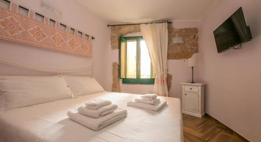 Sardinian Gallery Fonte - Image 1