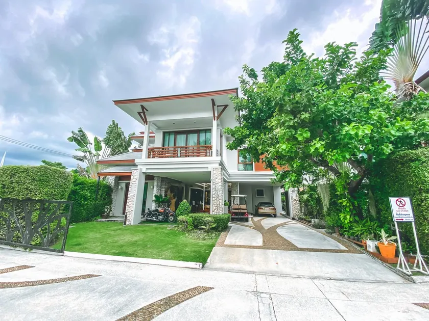 Royal Sammuk Villa - Image 1