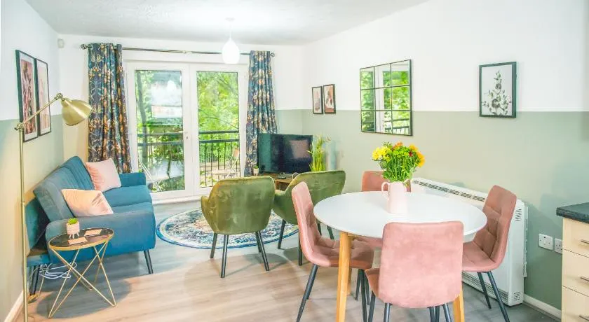 Pipkin Place Serviced Apartment Coventry - Image 1