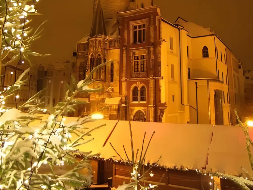 Old Town Square Premium Residence - Image 1