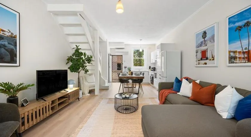Hacienda at Henley - Chic Seaside Haven near Airport - Image 1