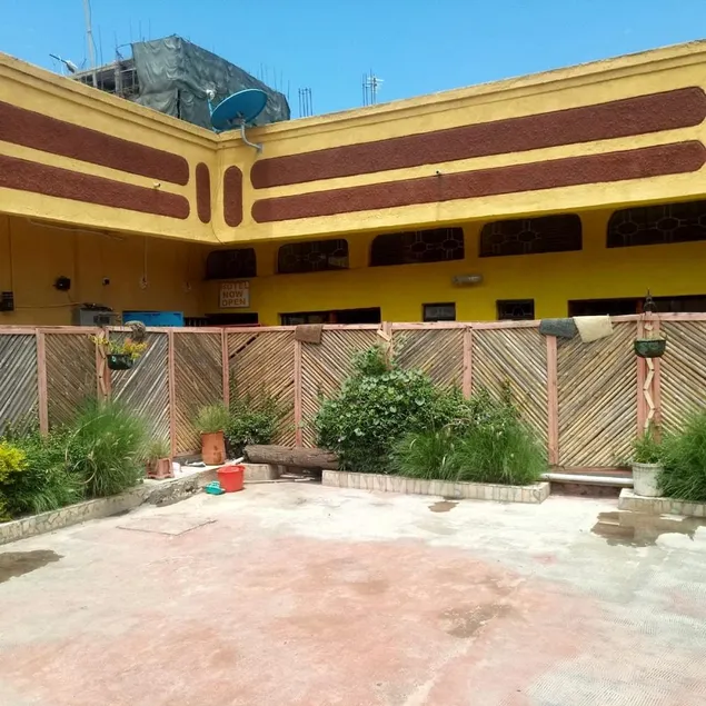 Golden Bay Hotel - Image 1
