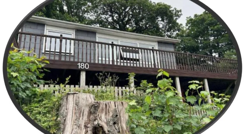 180 River View Cabin - Image 1