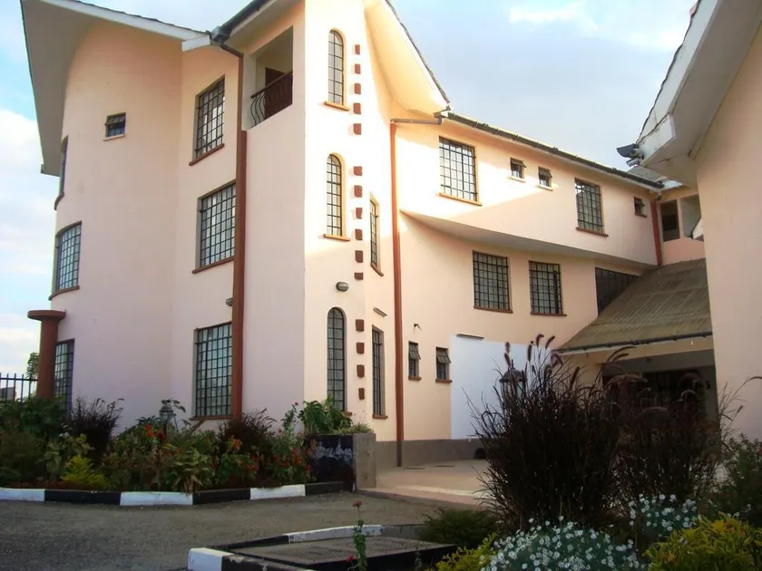 Fahari Gardens Hotel - Image 1