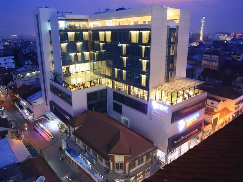 Pasar Baru Square Hotel Bandung - Image 1