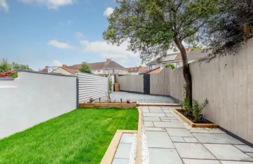 Family-Friendly Home | Near Glos Rd | Fast WiFi - Image 1