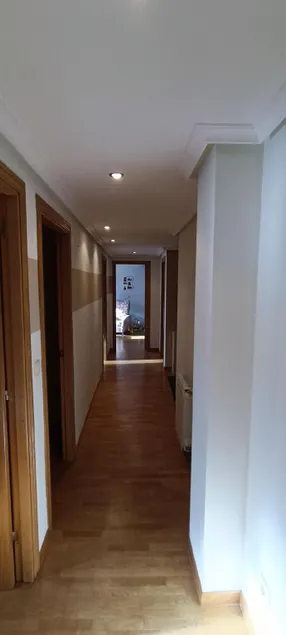 Piso céntrico al lado de Oviedo - Image 1