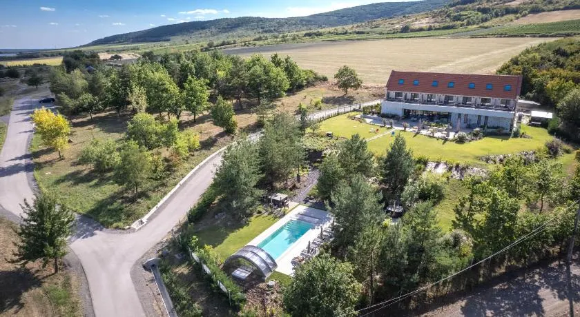 Hotel Kőporos Hercegkút - Image 1