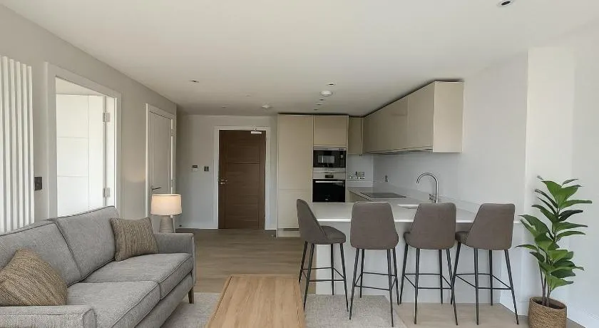 Paramount Stays - Uxbridge - Image 1