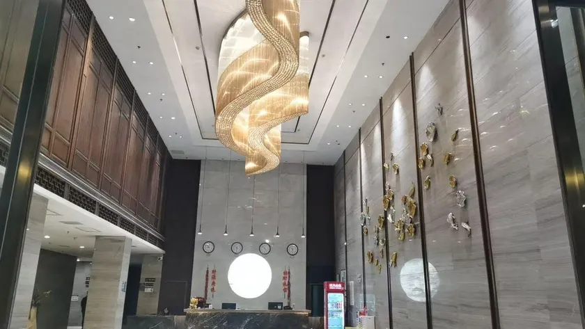 Huasheng International Hotel - Image 1