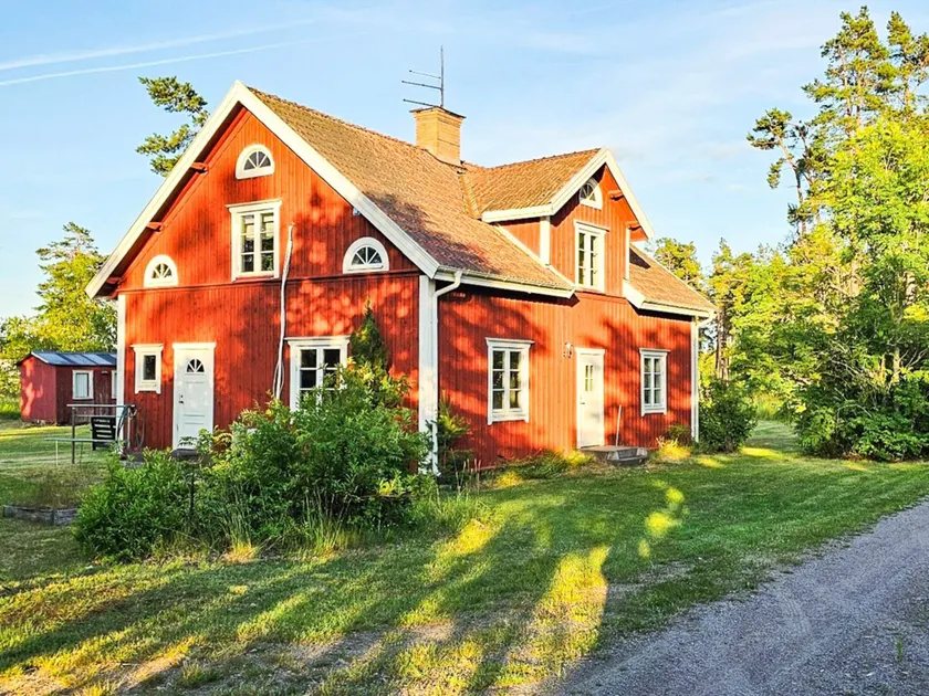 5 person holiday home in Fårbo - Image 1