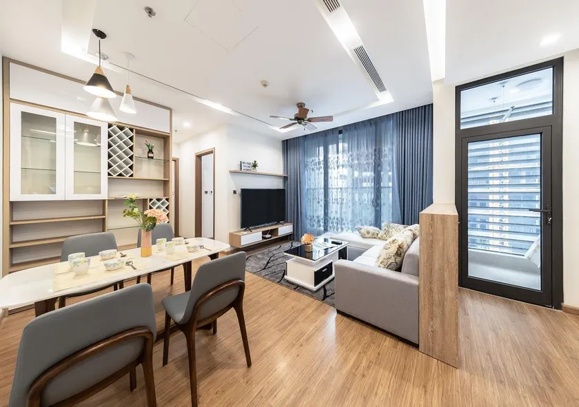 Luxury 2BR Apartment Vinhomes Metropolis - Image 1