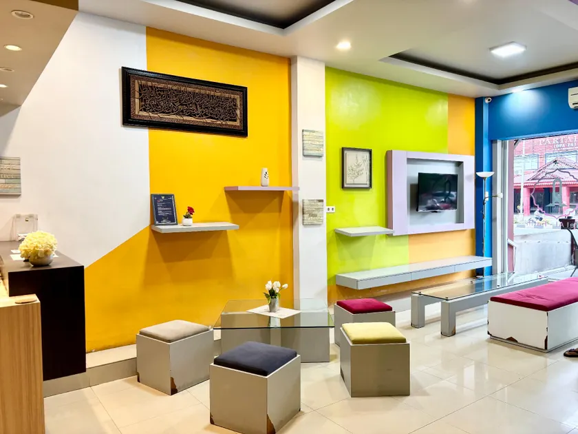 Al Fatih Hotel - Image 1