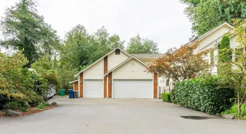 Private Waterfront Retreat near downtown Auburn - Image 1