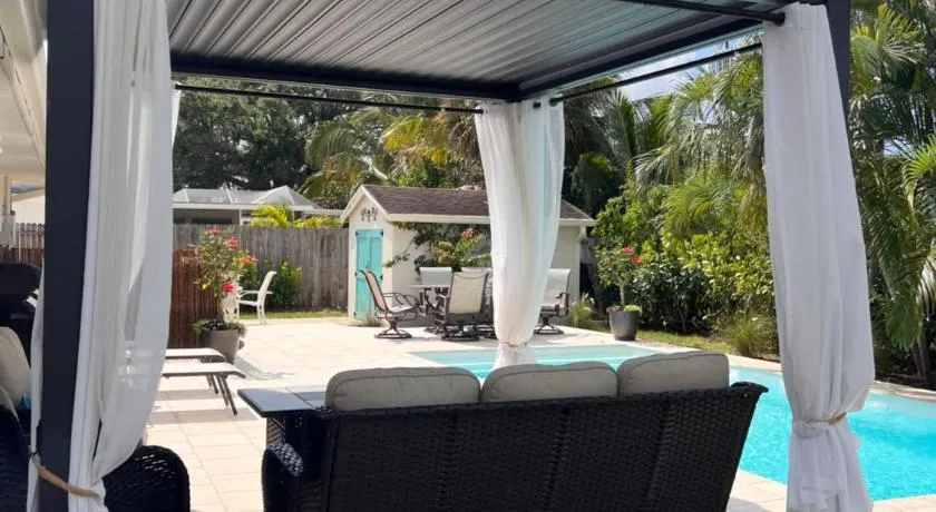 Luxury pool dog friendly central to Naples and Marco Island by Sky Run Naples - Image 1