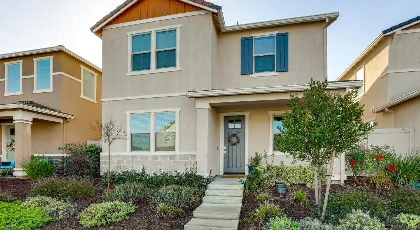 7 Mi to Dtwn Sacramento: Peaceful Gem w/ Patio! - Image 1