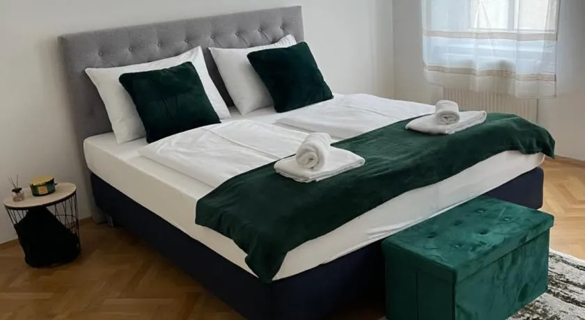 Anna Luxury Apartment - Image 1