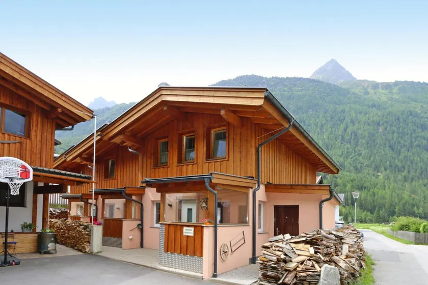Casa con terrazza e griglia - Image 1