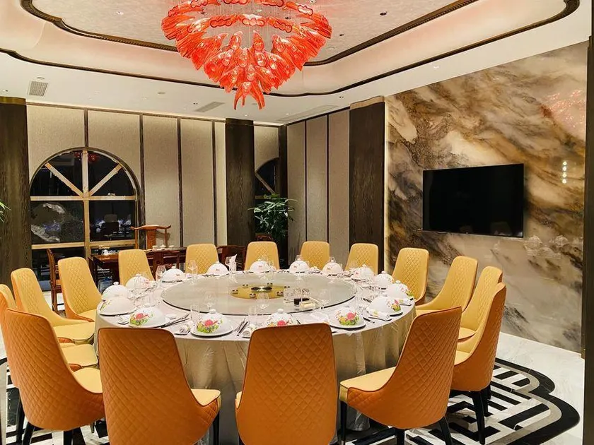 Winner International Hotel - Image 1