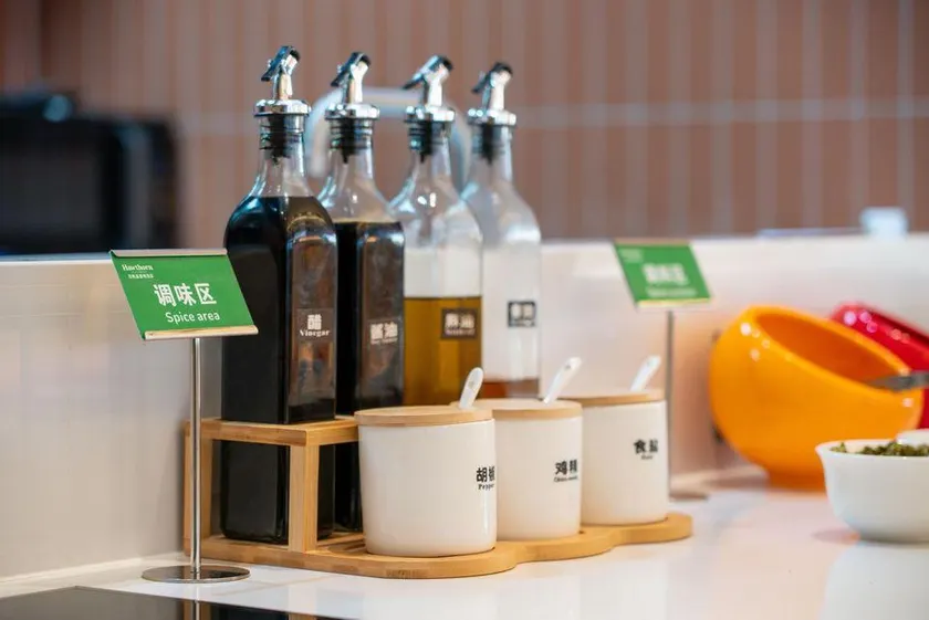 Zhenxiong Shengjin Hotel (Mission Hills Shopping Park) - Image 1