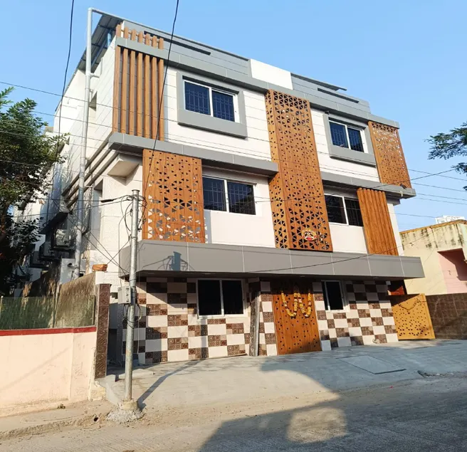 Royal Residency - Image 1