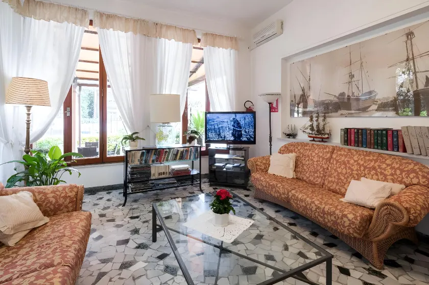 Hotel Astor Victoria - Image 1
