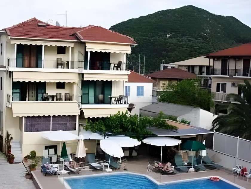 Aggelos Apartments & Deluxe Studios - Image 1