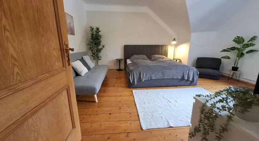 Wanderlust Family Suite - Self Check-In, near Ski Area - Image 1