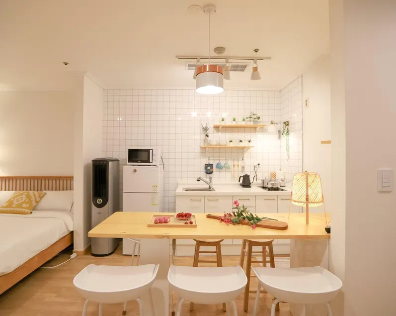 Lovely Room Hongik Univ Stn vol 24 - Image 1
