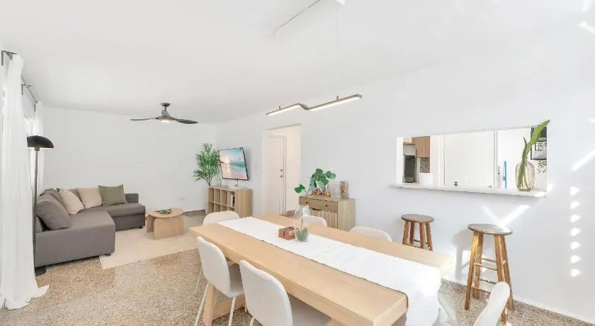 Bright 2BR Oasis in Calle Cerra w Balcony - Image 1