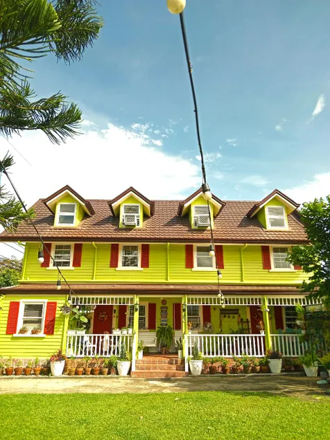 Madie's Place Guest House - Image 1