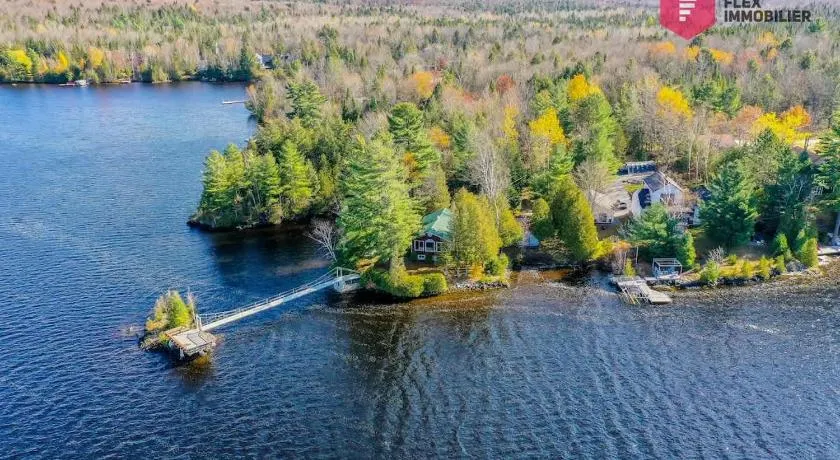 Aux Berges du Pont Suspendu - Chalet Île privée Spa Bord du lac - Estrie - Image 1