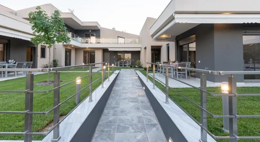 3 DOORS VILLAS - Image 1