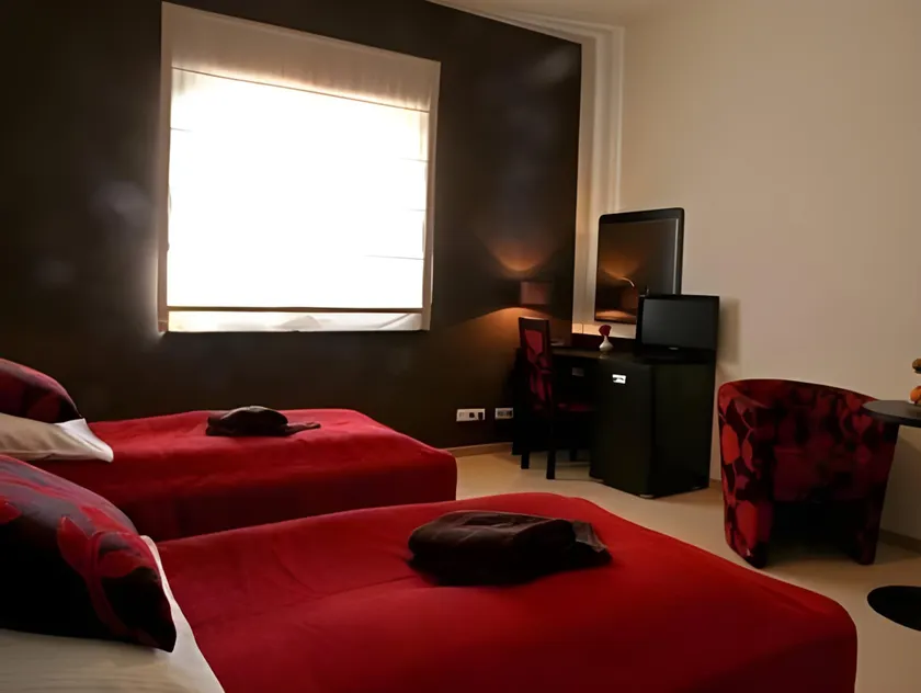 Hotel Altamira - Image 1