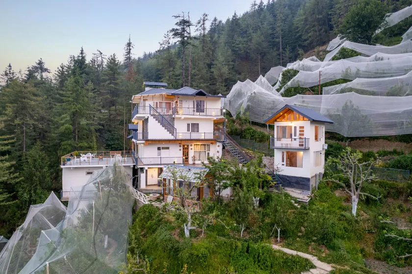 Jomotel Dayaar - An Apple Orchard Villa - Image 1
